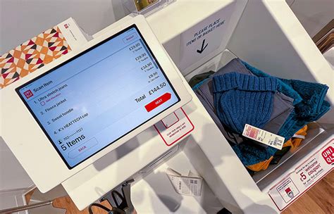 rfid tags uniqlo|UNIQLO rfid checkout.